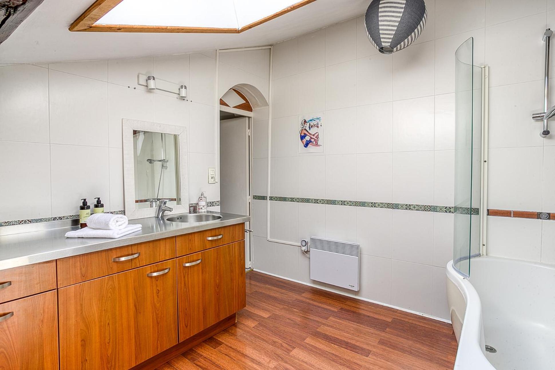 Sejourner Au Chateau De La Roue Grand Appartement Lissieu Екстериор снимка