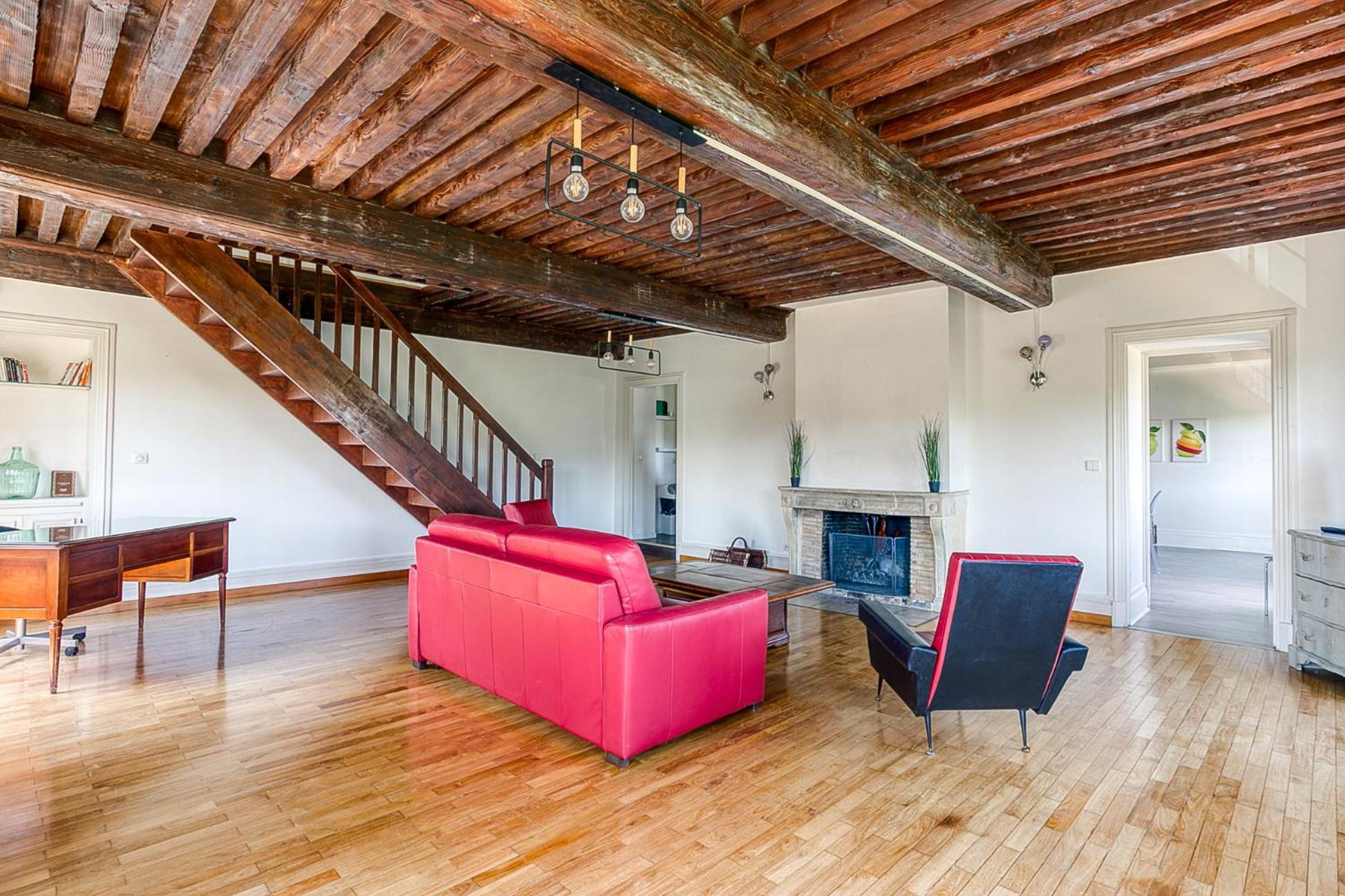Sejourner Au Chateau De La Roue Grand Appartement Lissieu Екстериор снимка
